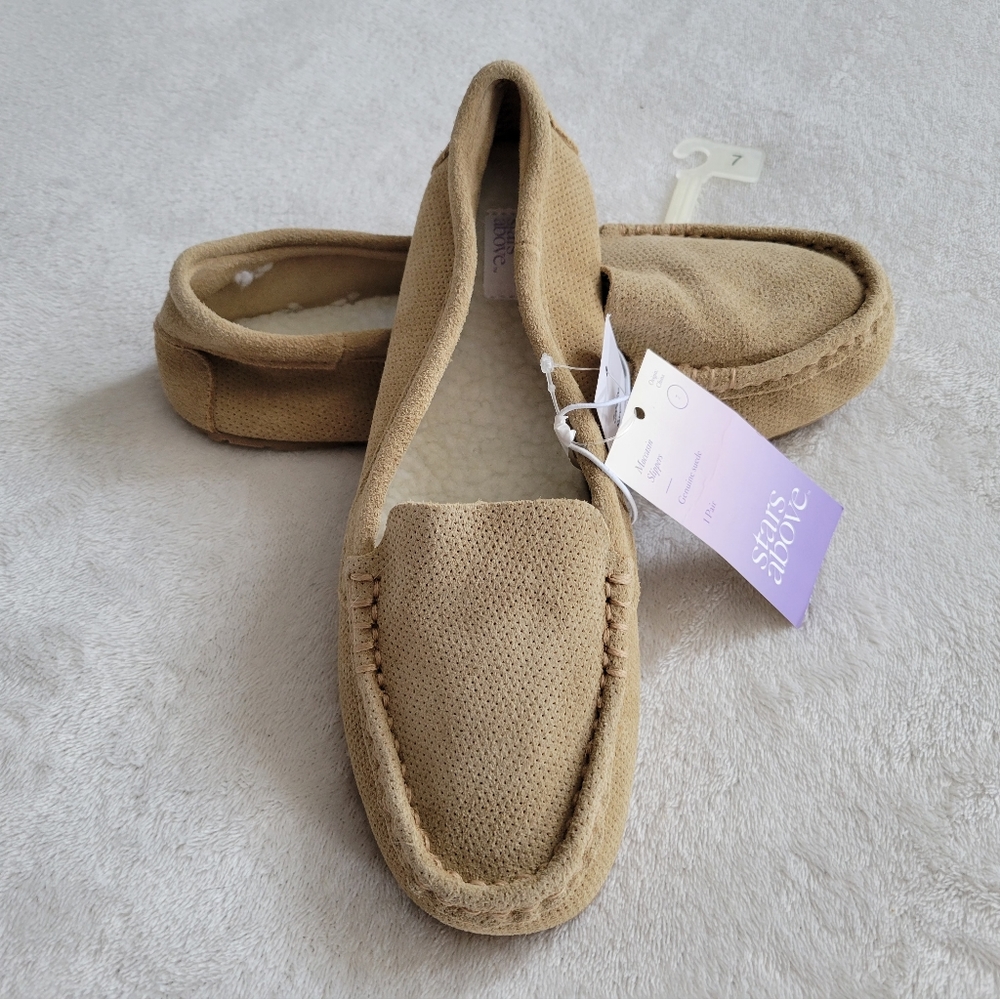 [stars above] Suede Moccasin